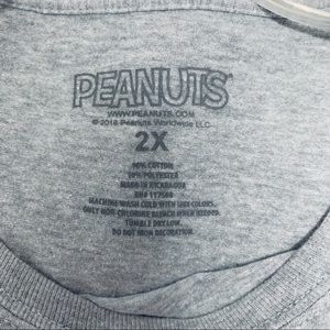 Peanuts Tops - Snoopy Crop T-Shirt Gray Size 2X Peanuts Tops - Snoopy Crop T-Shirt Gray Size 2X
